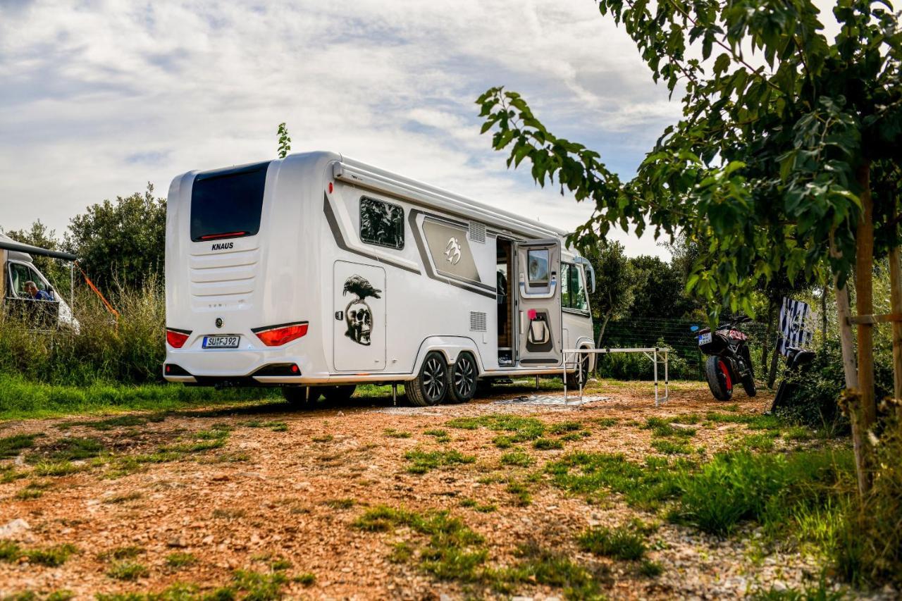 Mobile Homes At Camping Ugljan Resort 外观 照片